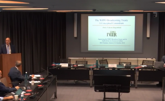 Prof Hugenholtz at a lectern, addressing a group of people at the seminar in Geneva.